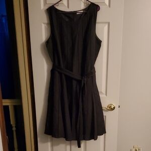 Elegant Black Sleeveless Dress